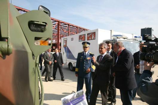 563612_300179093454681_1525358487_n