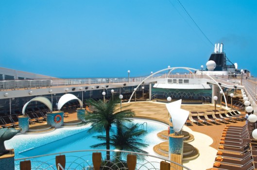 msc-musica-copacabana-pool-area