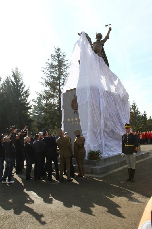 1375721_605902266129407_310407549_n