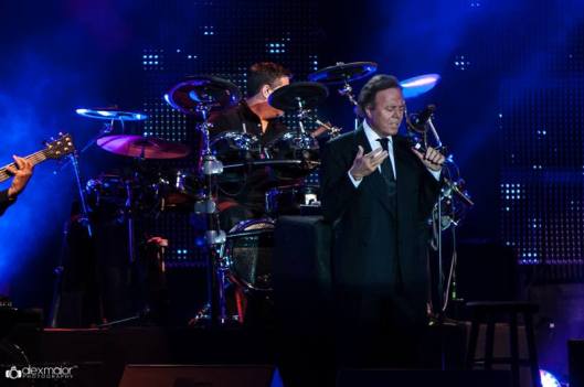 44729_1283034271836199_464832391_n