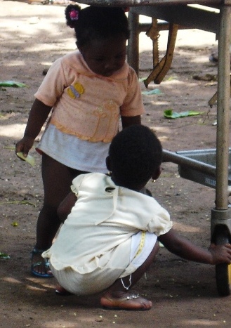 12 -asteptand la consultatii