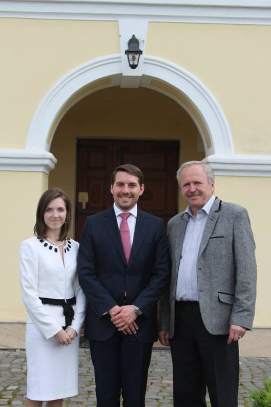 1959386_640421362708525_6405300703662172097_n