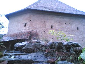 800px-Cetatea_medievala_tg_ms6