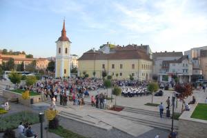 10653272_330642043776884_3525504234861150184_n