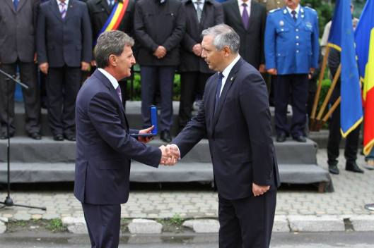 11377215_907827375936893_7557610729347469361_n