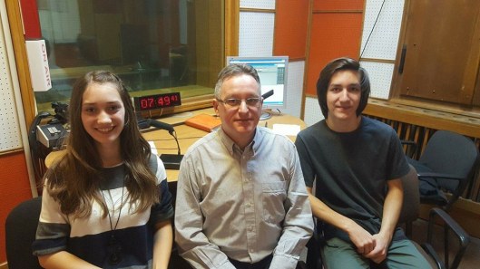 Kincso es Samuel alaturi de mentorul echipei.jpg